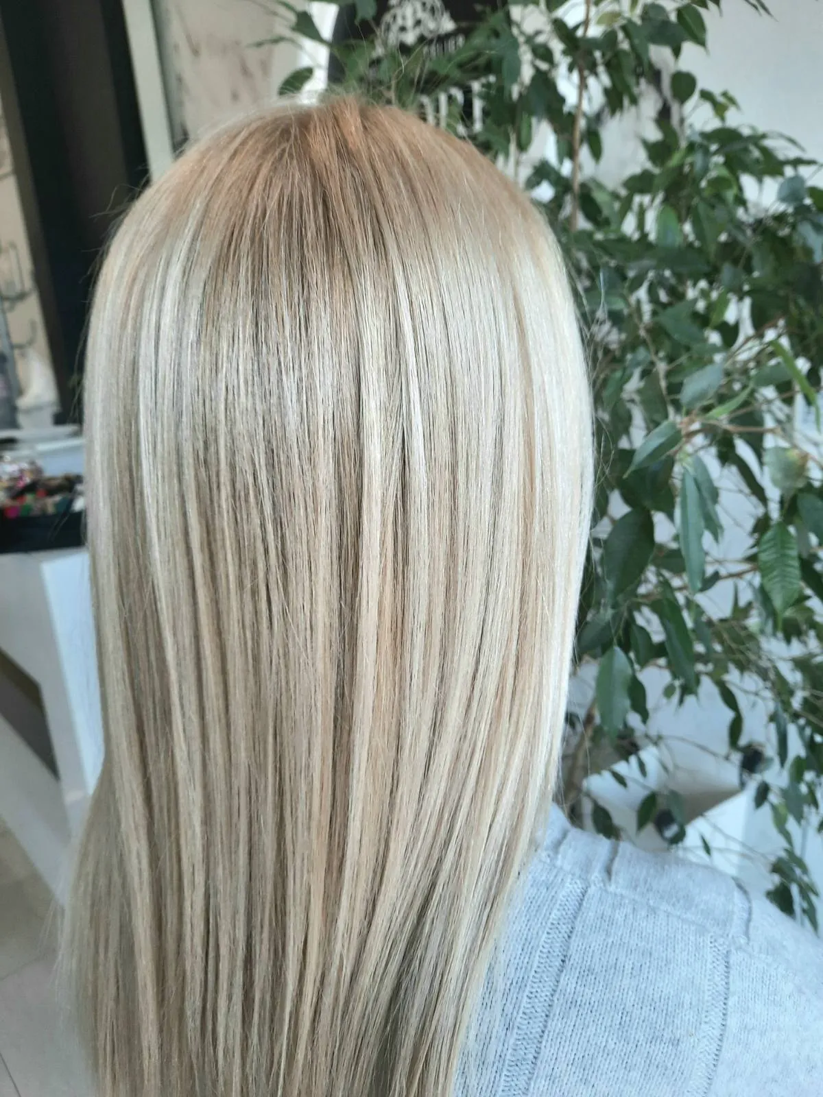 Грижа за косата при специалист в Euphoria Hair & Beauty Bar, кв. Левски
